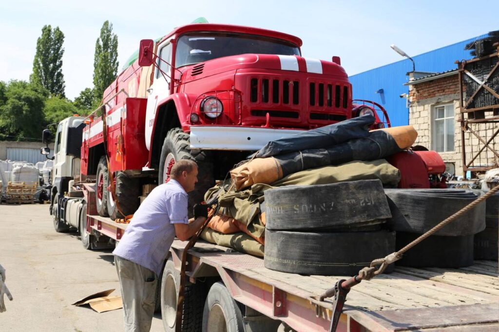 FOTO Inundații în Ucraina: O echipă de salvatori moldoveni a plecat la drum cu ajutoare în valoare de 4,2 mln lei