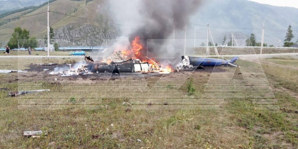 FOTO/VIDEO Un elicopter cu turiști s-a prăbușit în Altai. Sunt morți și răniți