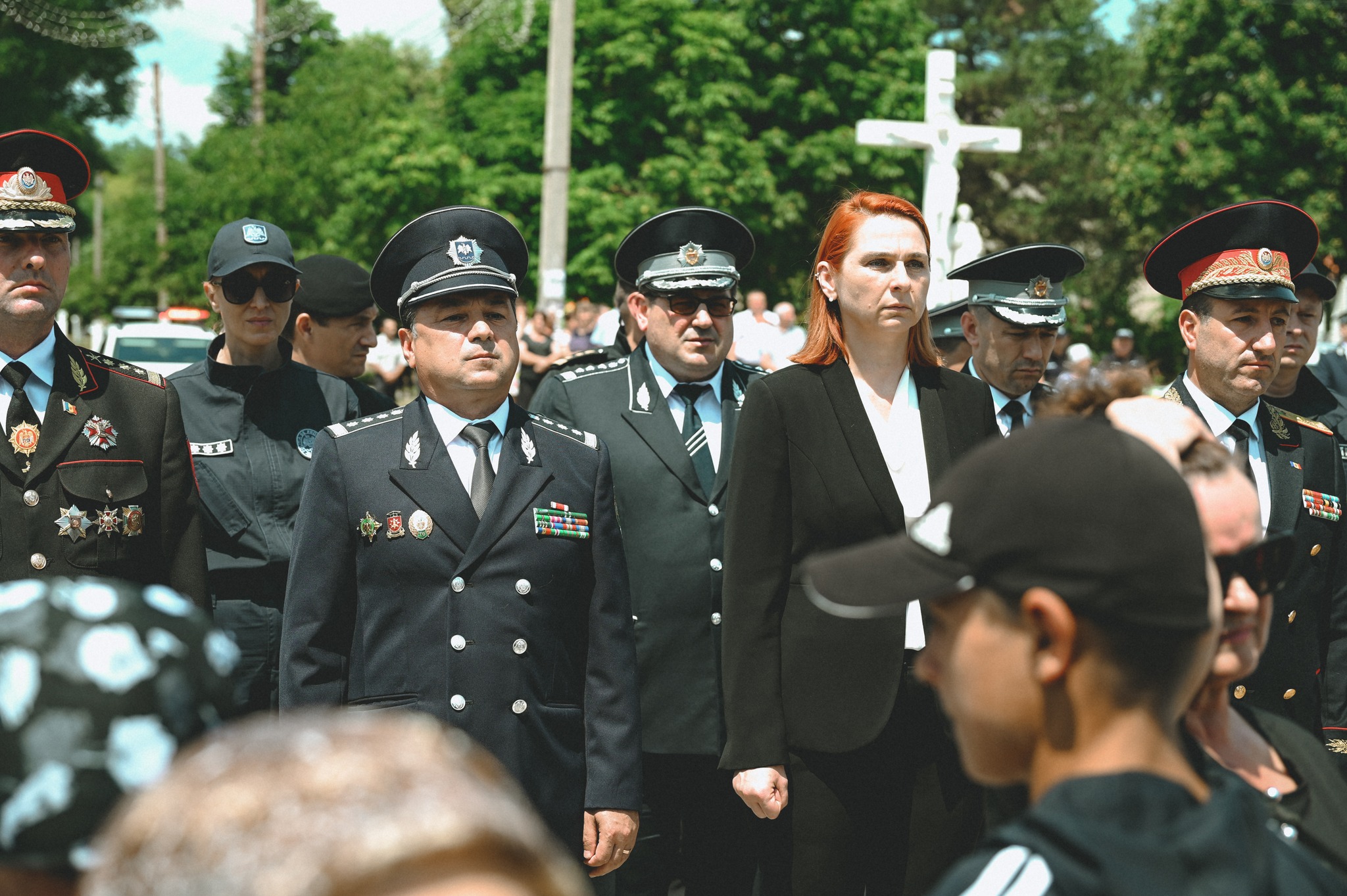 Polițistul Serghei Muntean, condus pe ultimul drum ca un erou. Imagini de la înmormântare