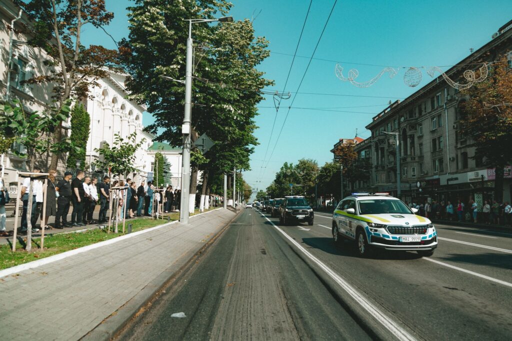 Polițistul Serghei Muntean, condus pe ultimul drum ca un erou. Imagini de la înmormântare