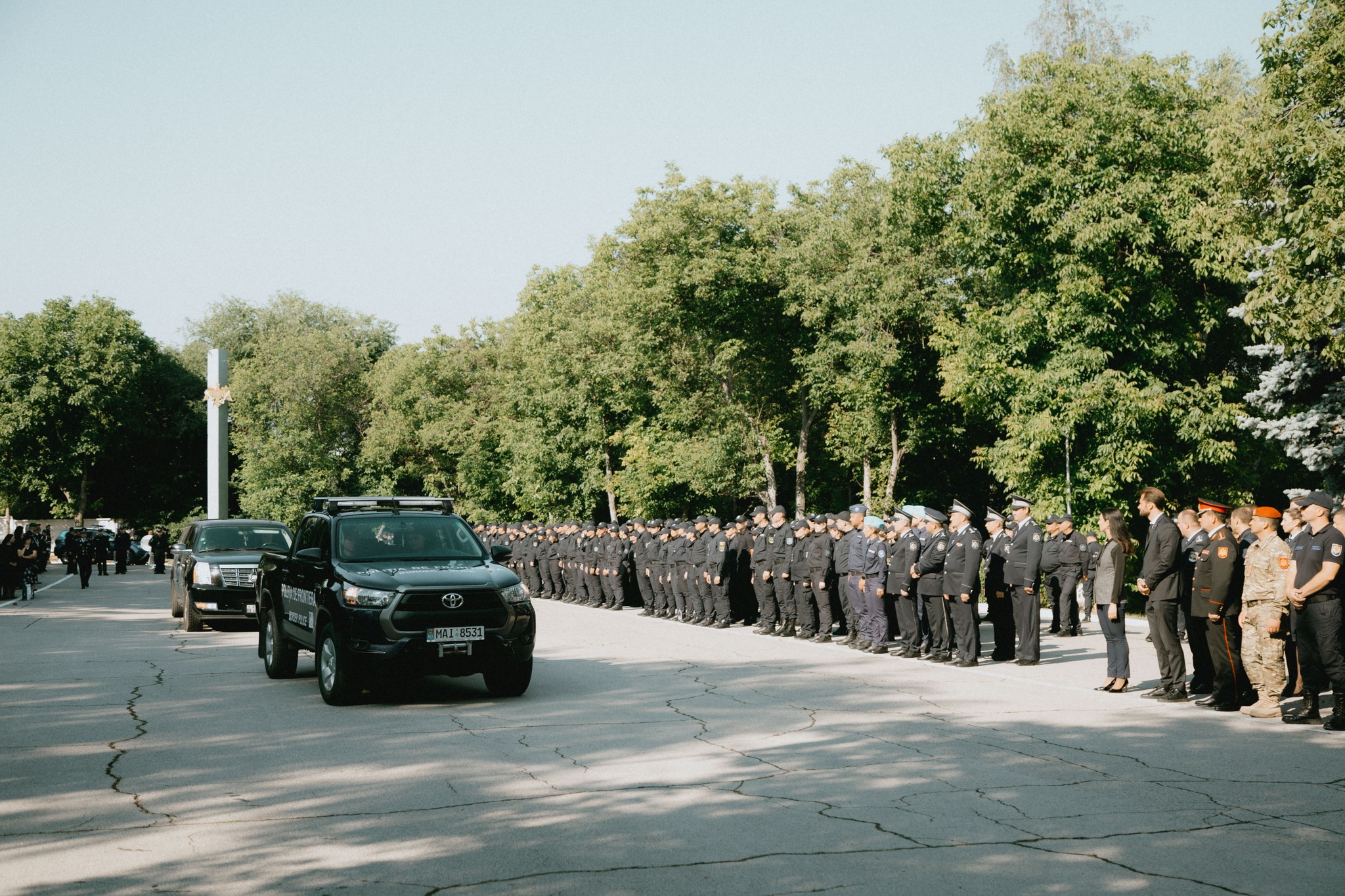 Polițistul Serghei Muntean, condus pe ultimul drum ca un erou. Imagini de la înmormântare