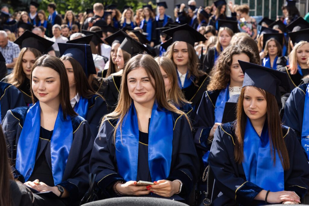 FOTO Recean a înmânat diplome absolvenților ASEM: Moldova are nevoie de profesioniști