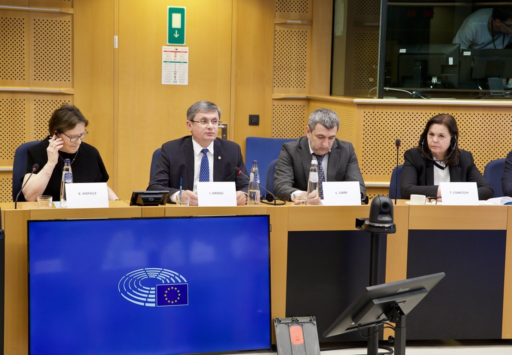 FOTO Grosu, Greceanîi și alți deputați au plecat la Bruxelles într-o „vizită de studiu” despre procesul de aderare la UE