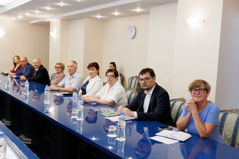 (ФОТО) Майя Санду встретилась с представителями украинской общины. Что они обсудили?
