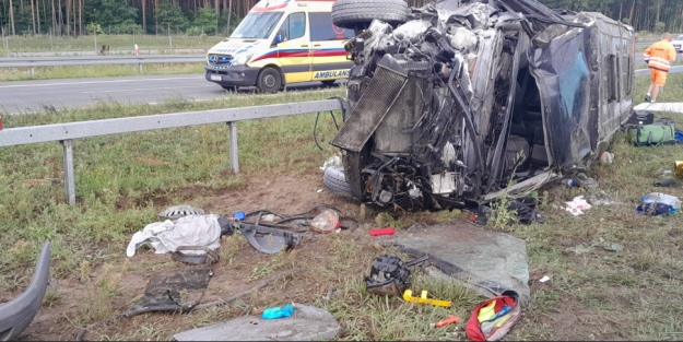 Zece moldoveni au ajuns la spital, după ce autocarul în care se aflau a fost implicat într-un accident, în Polonia. Precizările MAEIE