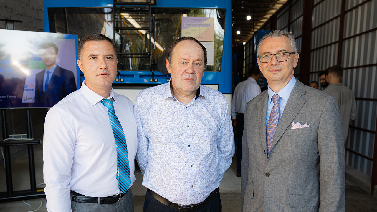 Compania „Informbusiness”, client Moldindconbank, a prezentat primul autobuz electric produs în Republica Moldova