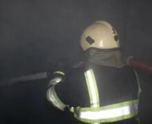 В Кишиневе пожарные спасли мужчину из горящего дома
