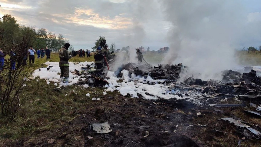 (ФОТО) Крушение самолета Пригожина. Тела погибших отправили на экспертизу