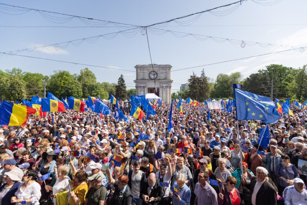 Молдова на марше. Как митинги и протесты изменяли страну. В фотографиях и публикациях