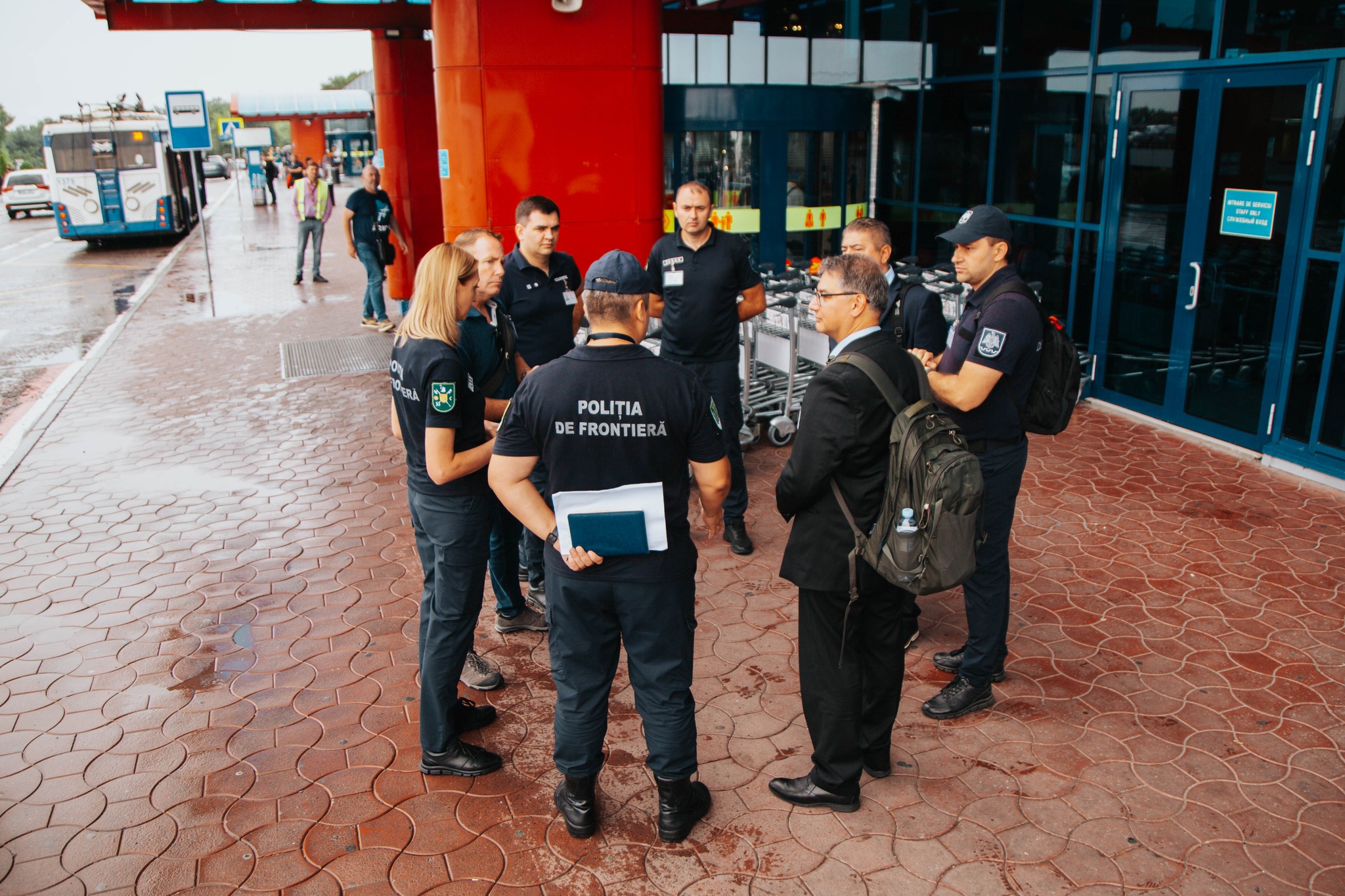 (ФОТО) Сотрудники погранично-таможенной службы США проинспектировали аэропорт Кишинева