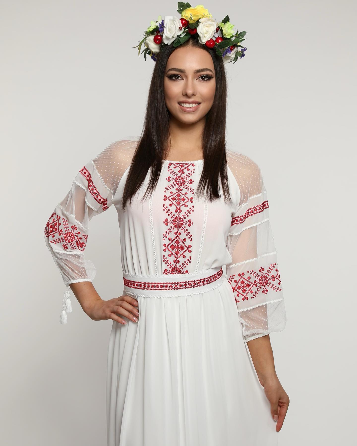 FOTO O tânără din Chișinău va reprezenta Moldova la concursul de frumusețe Miss International 2023. Cine este Djulieta Calalb
