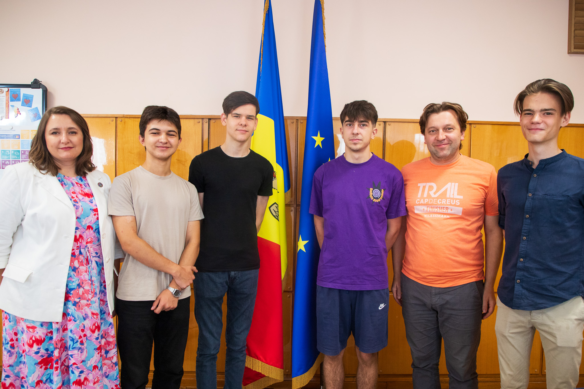 O echipă din Moldova pleacă la un concurs de robotică din Singapore. Alaiba a decis să le ureze succes personal