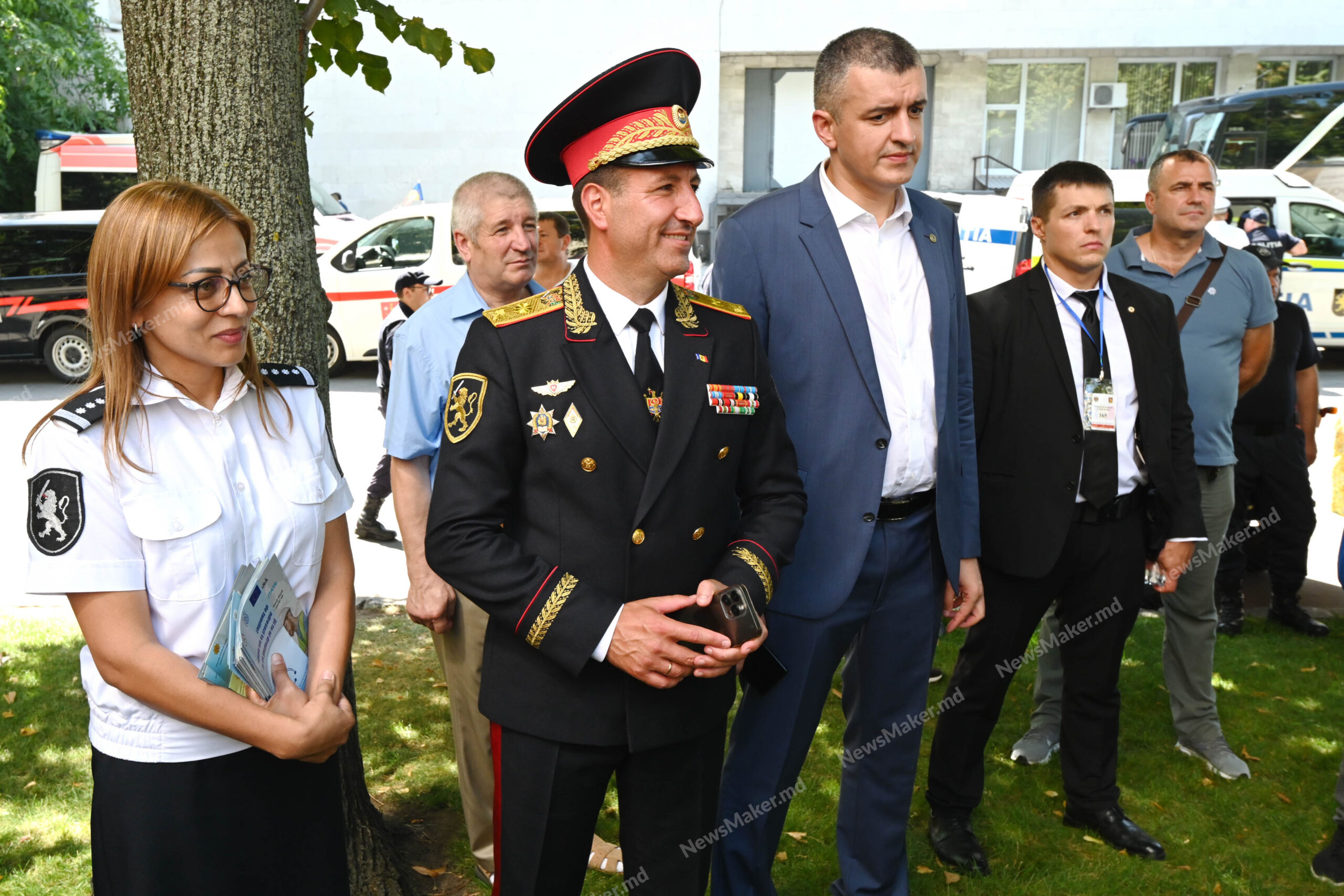 (ФОТО, ВИДЕО) В День независимости Молдовы министры встретились с гражданами и ответили на их вопросы