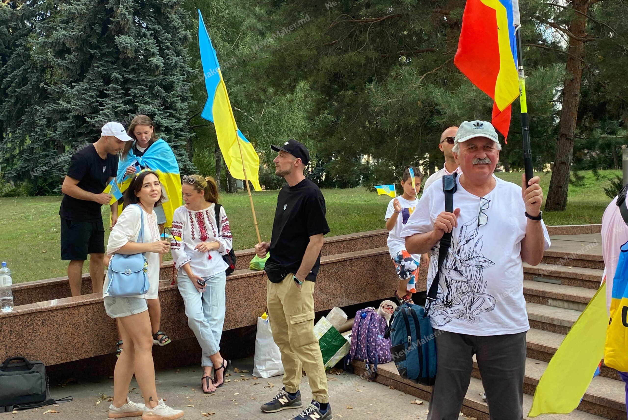 LIVE “Putin, pleacă!” Marș până la Ambasada Rusiei, în semn de solidaritate cu Ucraina