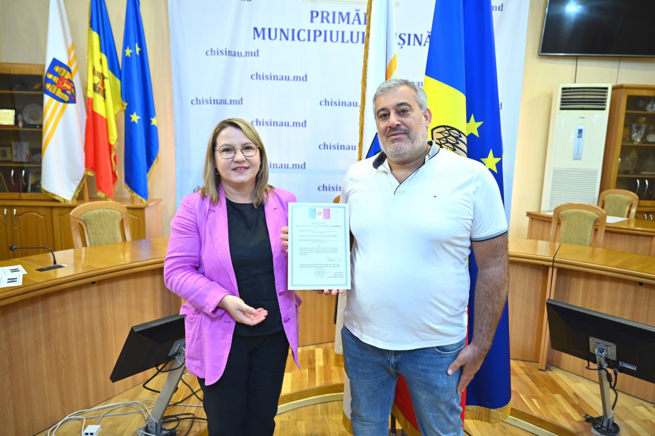 FOTO 17 persoane din diferite colțuri ale lumii au obținut cetățenia Republicii Moldova