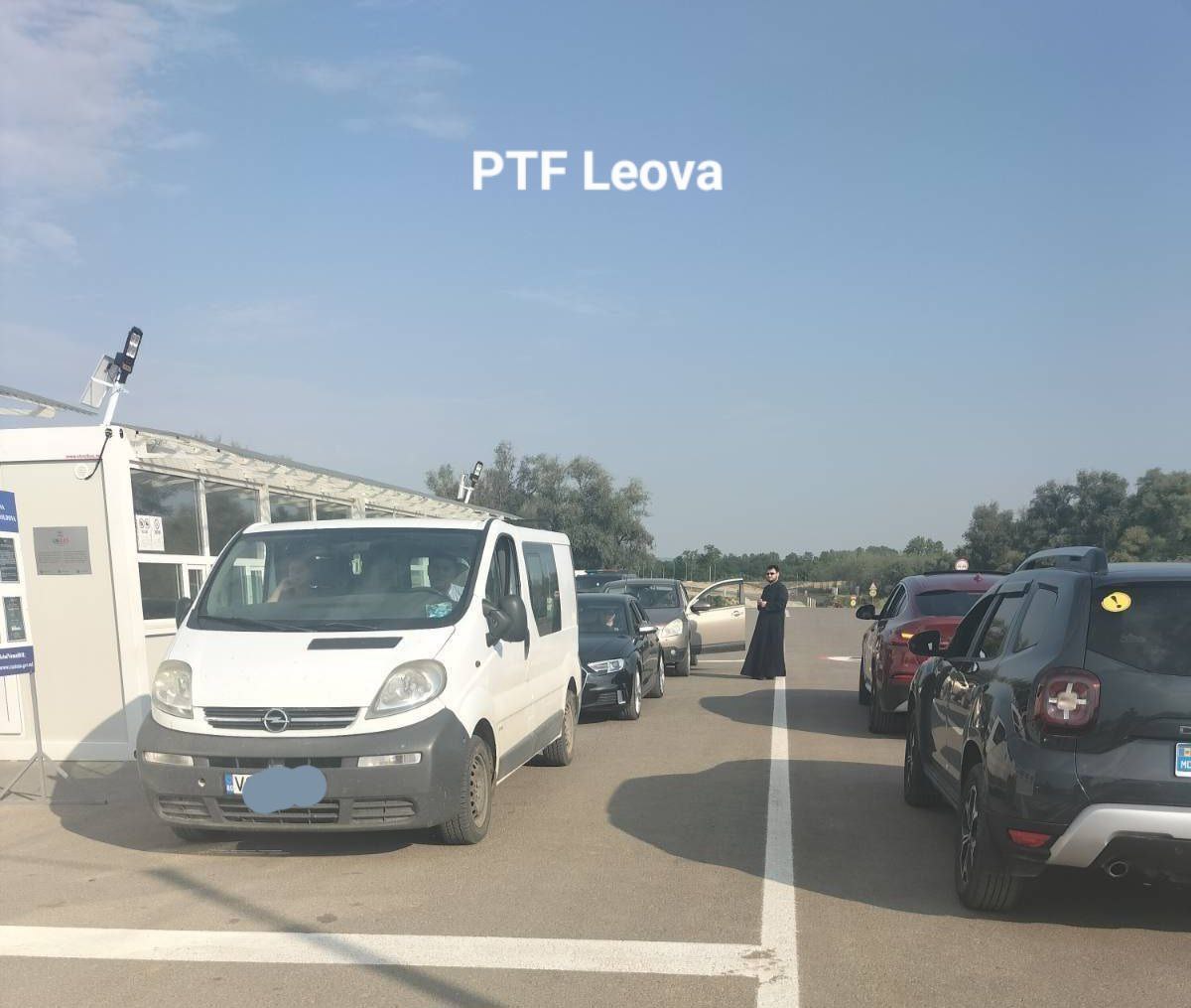 На границе Молдовы и Румынии — огромные очереди машин. Рекомендации пограничников
