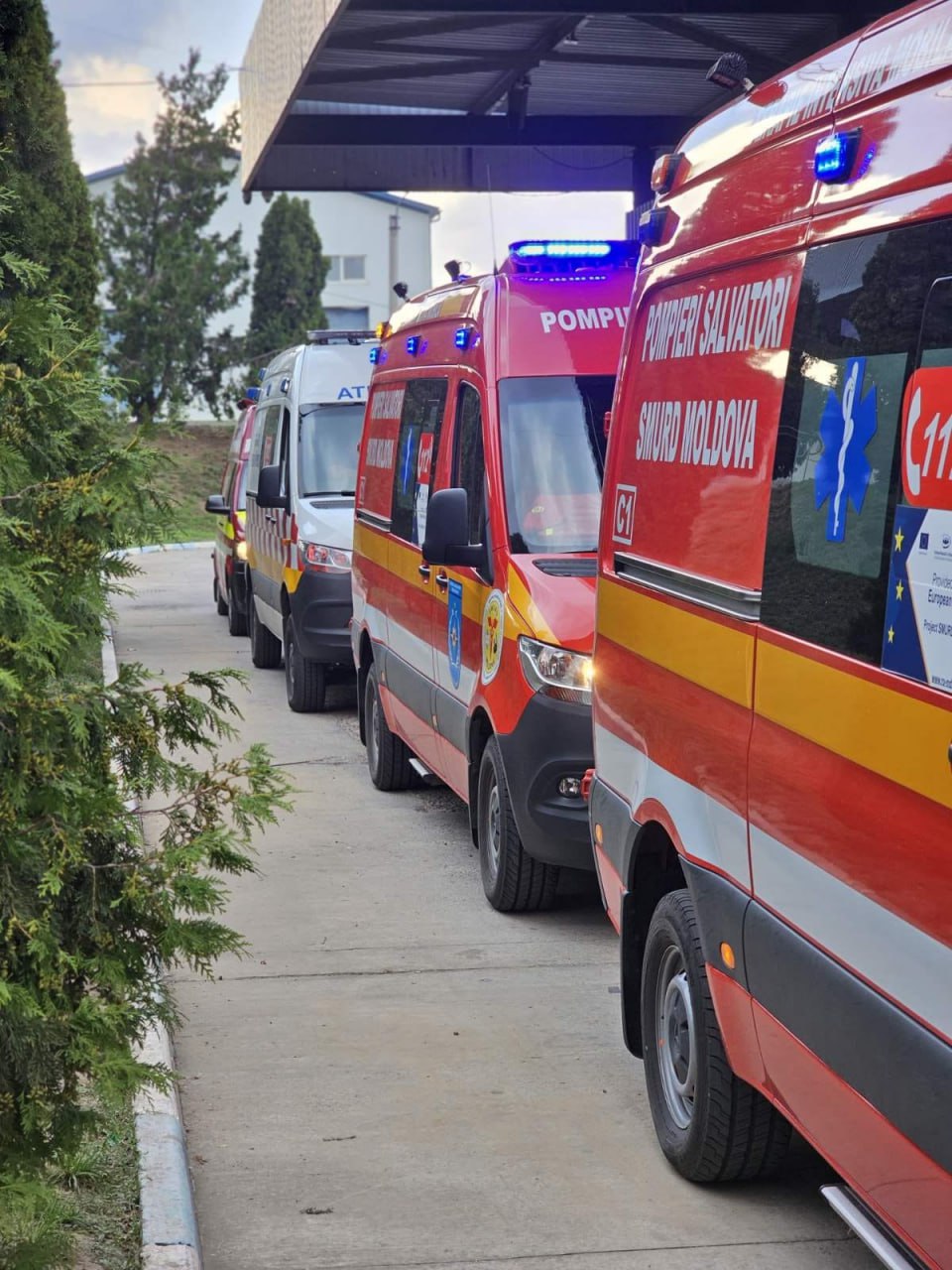 FOTO Accidentul din România: 4 moldoveni vor fi transportați la Chișinău cu echipaje SMURD