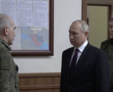 VIDEO Putin, vizită surpriză în cartierul general al armatei ruse din Rostov-pe-Don, unde s-a întâlnit cu generalii implicați în „operaţiunea militară specială”