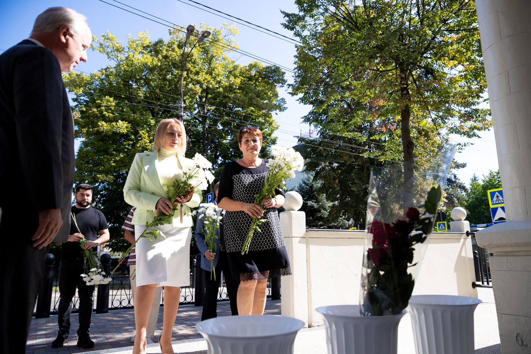 (ФОТО) В Кишиневе почтили память жертв терактов 11 сентября 2001 года в США