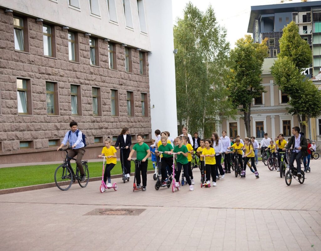 (ФОТО) В парламенте Молдовы проходит акция «День без автомобилей»