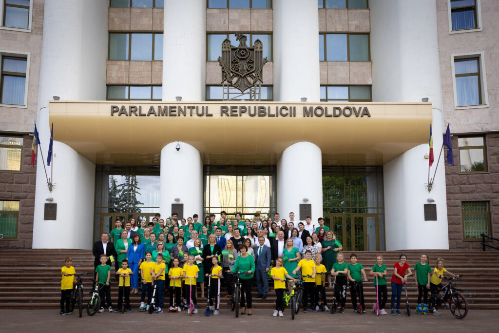 (ФОТО) В парламенте Молдовы проходит акция «День без автомобилей»