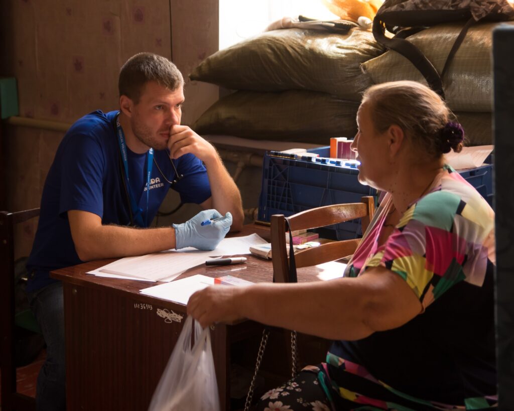 «Я не контрабандист, я ехал помочь людям в Украине». Кардиолог-волонтер из Эквадора в Молдове остался без УЗИ-аппарата и с уголовным расследованием