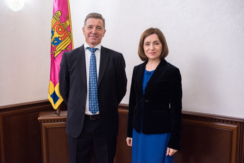 Ambasadorul britanic în Moldova își încheie mandatul. Succesoarea sa, Fern Horine, este așteptată la Chișinău săptămâna viitoare