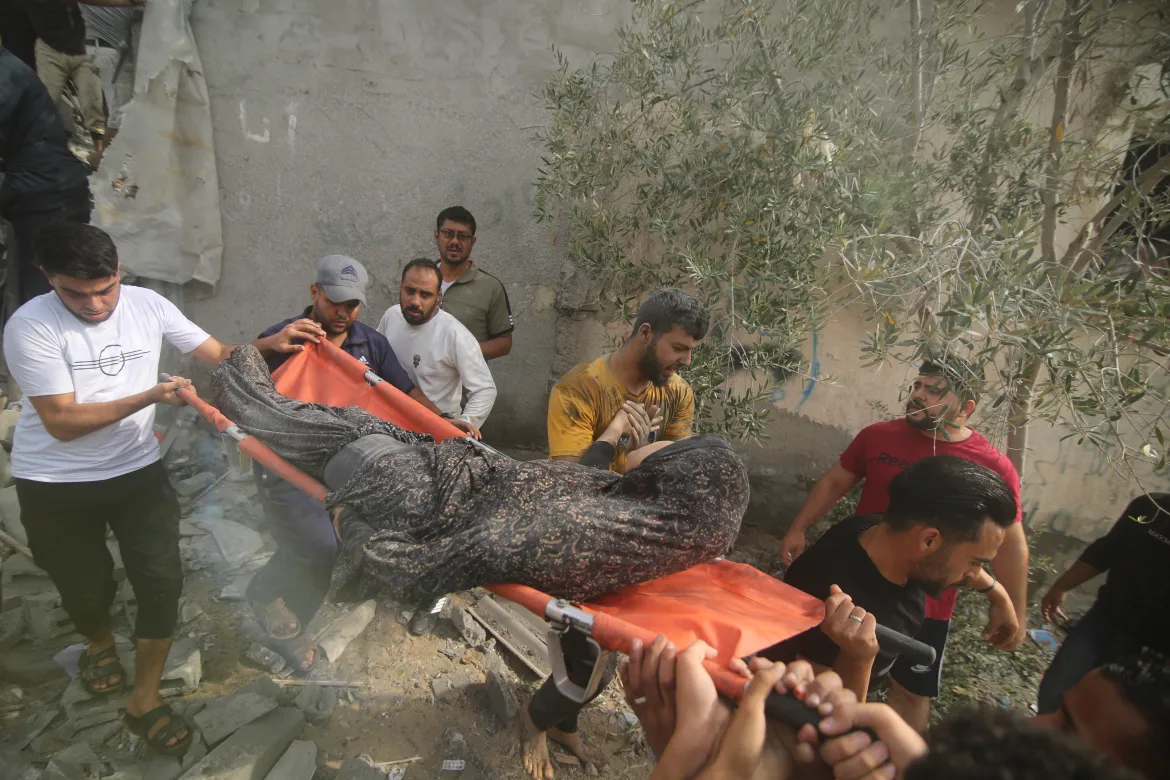 FOTO Bombardament masiv în sudul Fâșiei Gaza cu zeci de morți și răniți. Israelul declară că a țintit peste 300 de obiective HAMAS