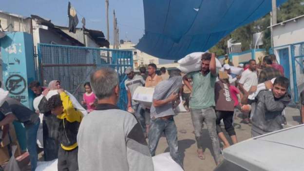 ООН: тысячи жителей сектора Газа ворвались на склады с гуманитарной помощью