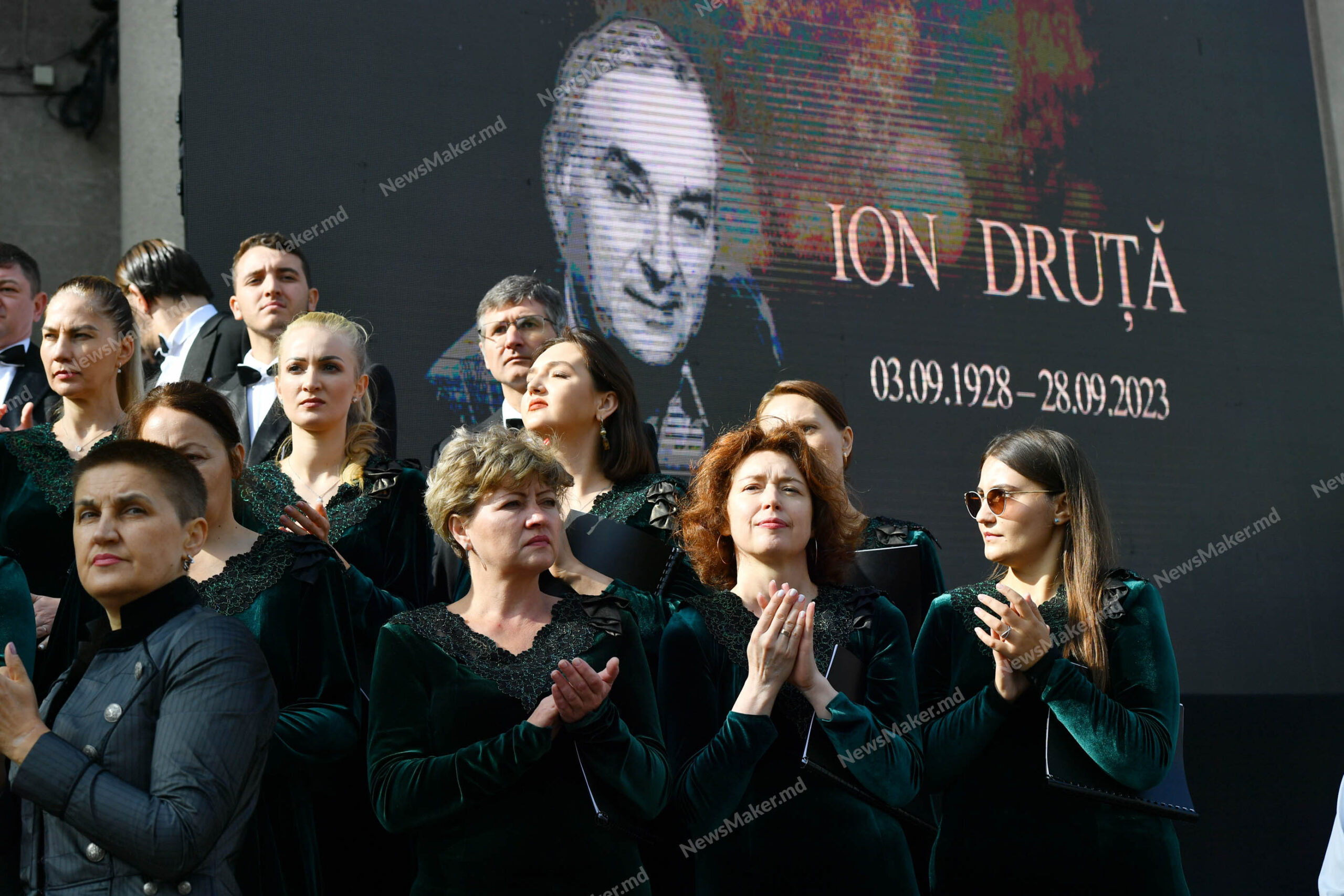 Regretatul scriitor Ion Druță a fost condus pe ultimul drum. Fotoreportaj
