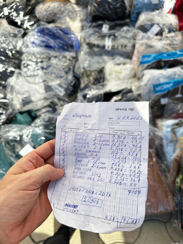 VIDEO Oamenii legii au destructurat o grupare care aducea ilegal în Moldova mărfuri de lux din Turcia. Articole de 500 mii de lei - confiscate