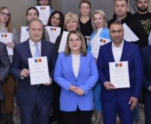 У Молдовы 14 новых граждан. Уроженцы 6 стран дали присягу в мэрии Кишинева