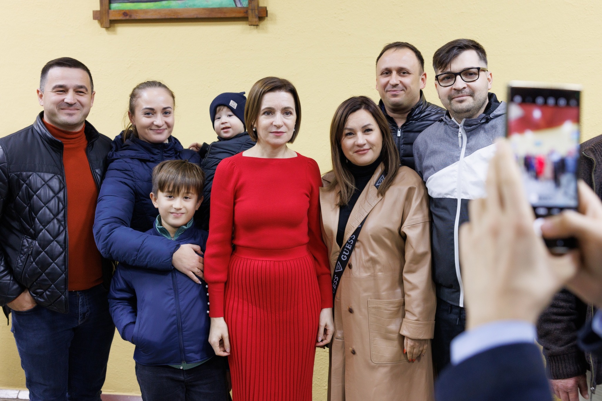 FOTO Maia Sandu, la sfat cu locuitorii din Călărași și Ungheni: „Ne-am bucurat împreună de decizia Comisiei Europene”