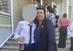 „Fotografie alcoolică”. Deputată de la Comrat, sancționată pentru ipostaza în care a apărut alături de un elev