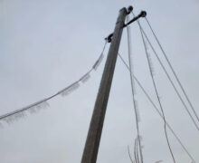 В Молдове десятки населенных пунктов остались без электричества из-за ветра и снега