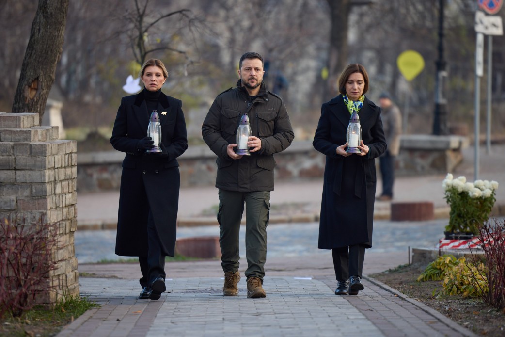 FOTO Maia Sandu efectuează o vizită în Ucraina. Imagini alături de Vladimir Zelenski și soția acestuia 