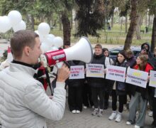 В Бельцах члены партии «Возрождение» провели протест у офиса партии PAS. Что они потребовали?