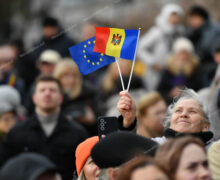 Парламент утвердил дату референдума о присоединении Молдовы к ЕС и изменил формулировку вопроса
