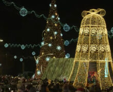 (ВИДЕО) В центре Кишинева зажгли огни новогодней елки