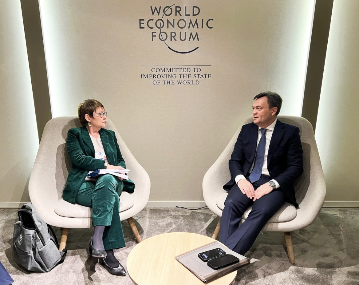 FOTO Forumul de la Davos: Recean a avut primele întrevederi. A invitat companiile din Liechtenstein să investească în Moldova