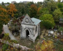 Фамилии на памятниках и фото могил. В Кишиневе оцифровали римско-католическое кладбище