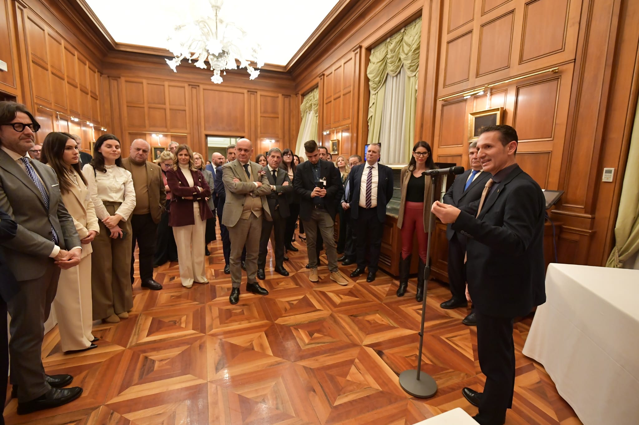 (ФОТО) В парламенте Италии прошла дегустация молдавских вин