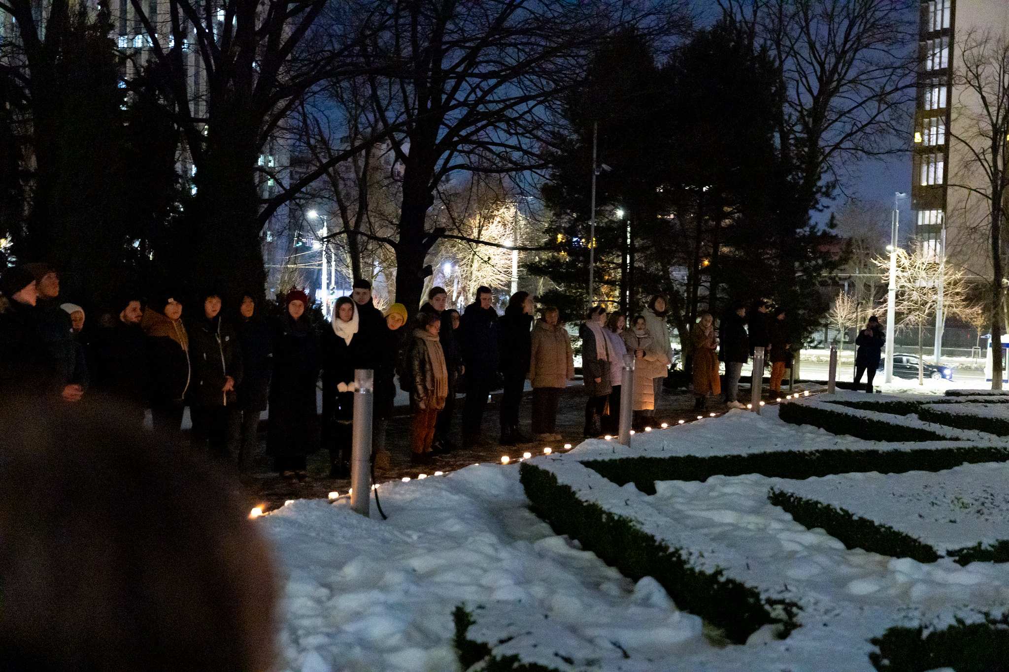 (ФОТО) У здания парламента почтили память жертв Холокоста