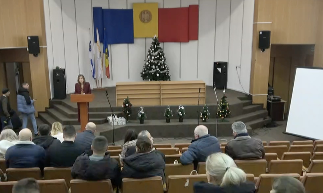 NM Espresso: о призыве Красносельского к Кишиневу, продолжении скандала с «продленками» и об экстремальном Рождестве в Молдове
