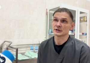 Un chirurg plastician din Chișinău operează gratis soldații din Ucraina: „Fie întinzi o mână de ajutor, fie va trebui să iei mitraliera în mână acasă”