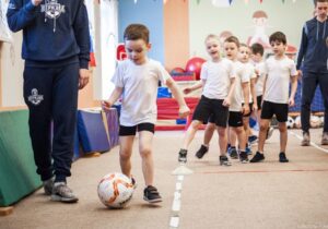 Бесплатные занятия футболом в детских садах Молдовы. Федерация футбола запускает проект в помощь родителям