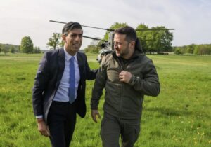 Marea Britanie majorează ajutorul militar pentru Ucraina la $3,2 miliarde. Sunak zboară la Kiev