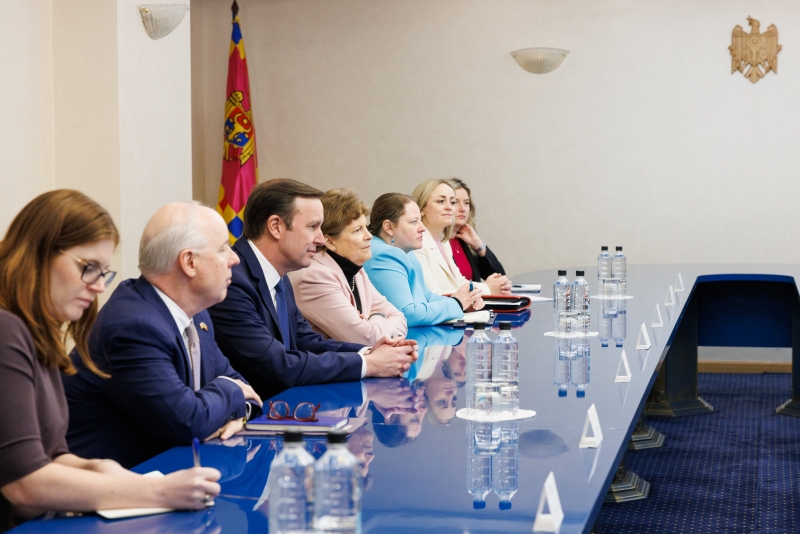 VIDEO Senatorii democrați americani Jeanne Shaheen și Christopher Murphy, în vizită la Chișinău. Ce au discutat cu președinta Sandu