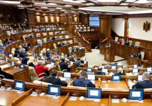 Vot final: Parlamentul a adoptat proiectul de lege privind pilotarea votului prin corespondență
