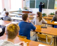 Школы Молдовы смогут нанимать больше психологов и другой вспомогательный персонал